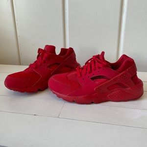 Red Nike Huarache Run 7Y